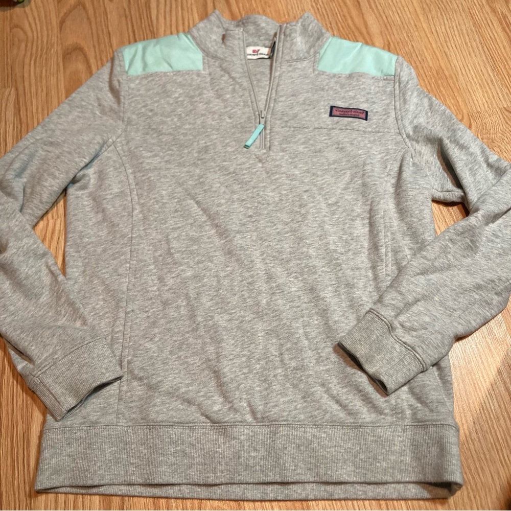 Vineyard Vines pullover sweatshirt small‎